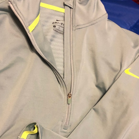 Nike Tops - Women’s Nike Dri-fit running top M